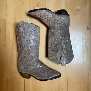 Dingo Brown Textured Western Boots